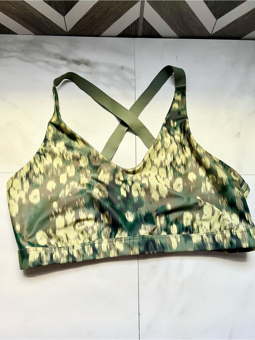 Aerie offline shine strappy back sports bra green XL